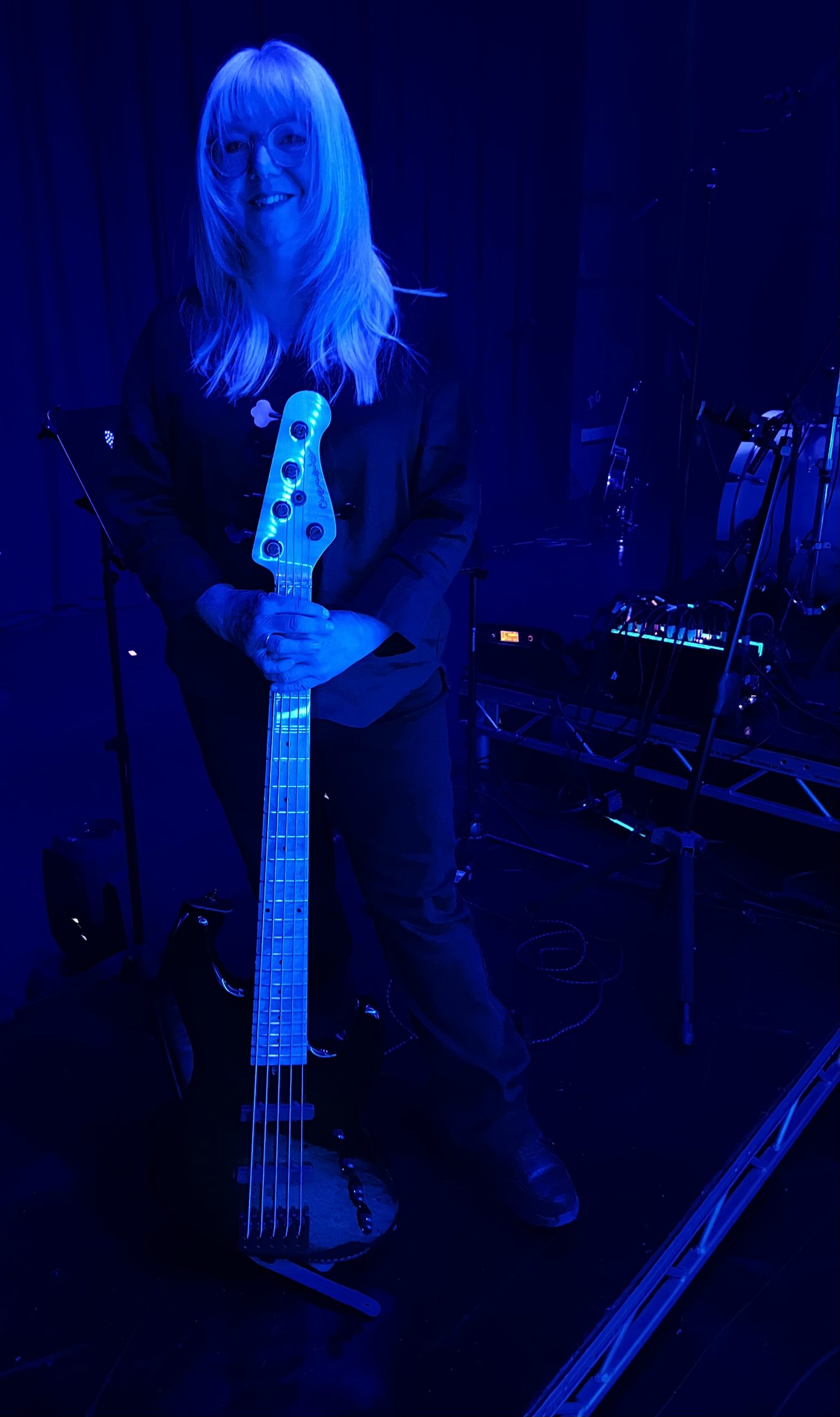 IMG_9428 dayna fisher playing bass with jess glynne